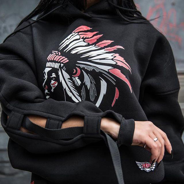 Неформальная современная одежда в стиле рок