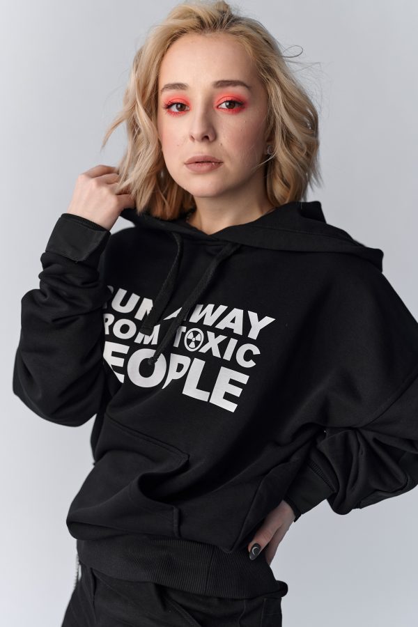 Толстовка RUN AWAY from toxic people