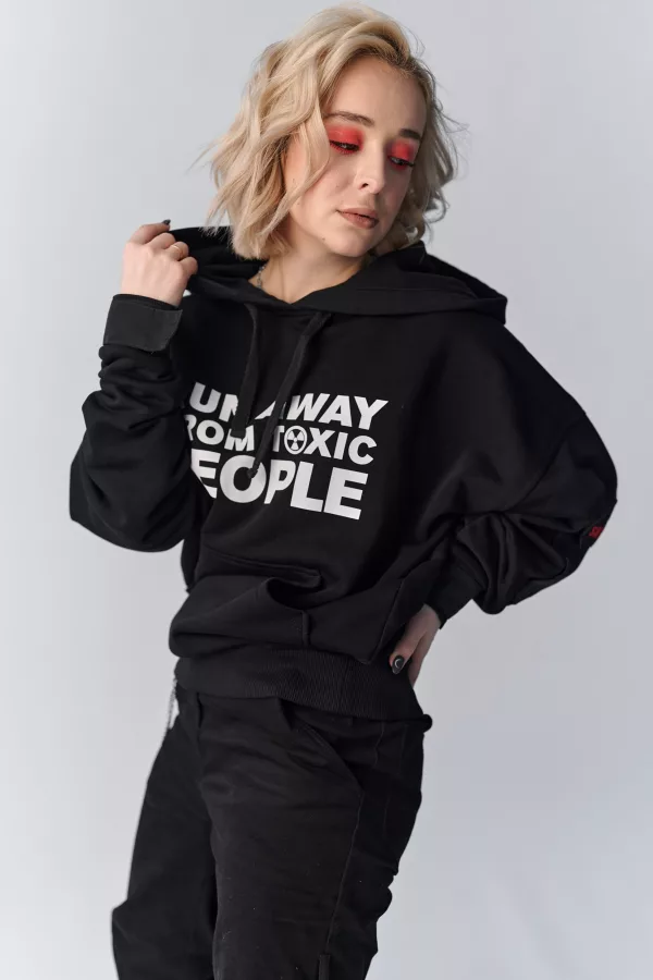 Толстовка RUN AWAY from toxic people