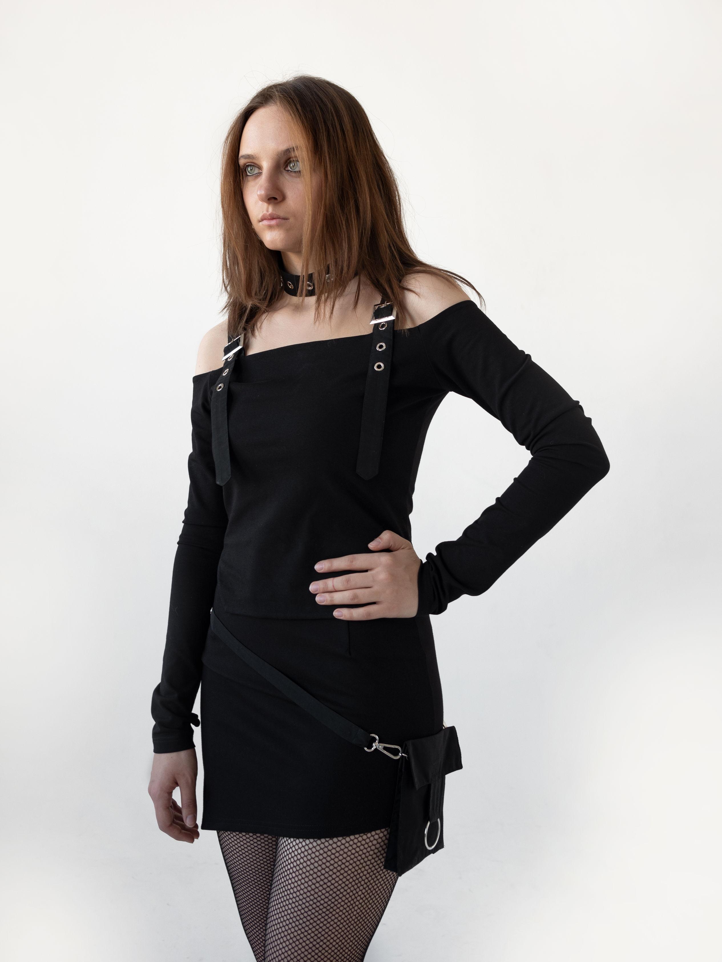 Как носить черную одежду в 2023 году